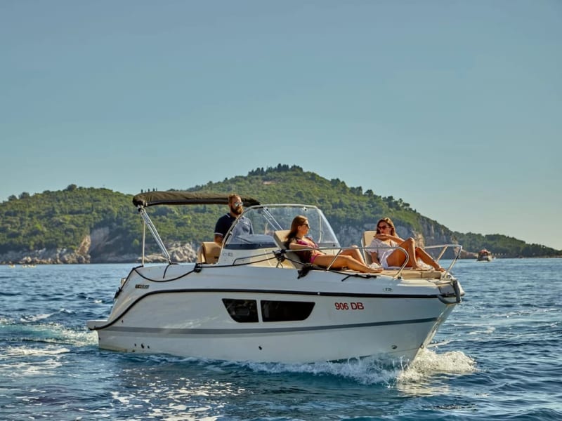 Quicksilver 805 SD luxury yacht charter Dubrovnik 300HP