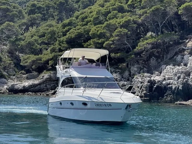 Galeon 330 Fly yacht charter Dubrovnik flybridge cruiser